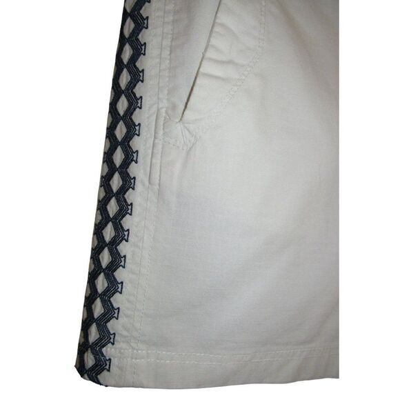 NWT Eddie Bauer White & Embroidered Navy Blue Ripstop Chino Shorts Sz 16 - Picture 2 of 5